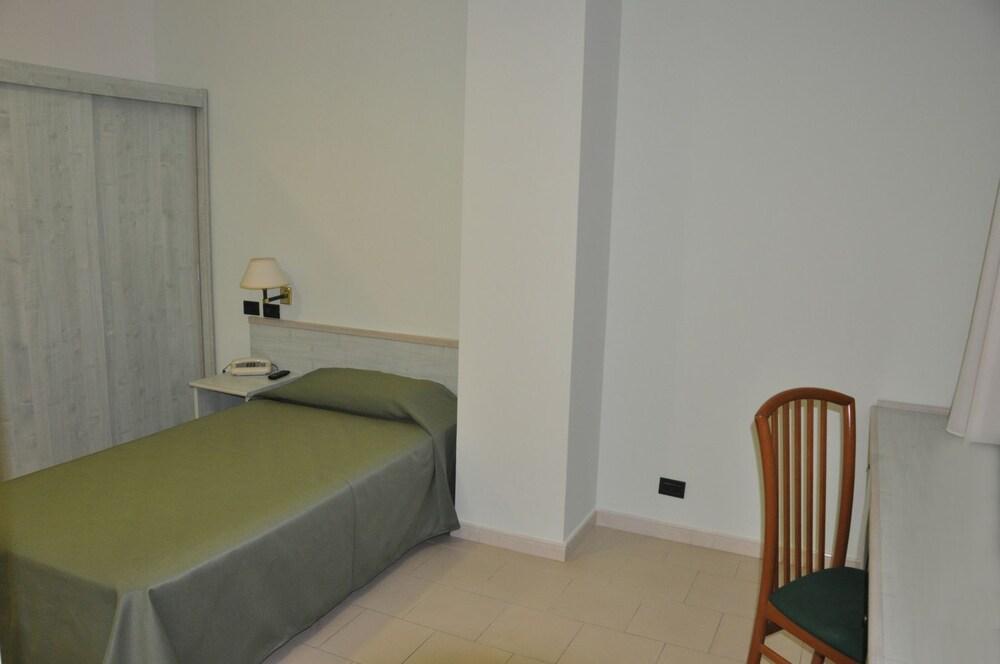 גיארדיני נאקסוס Hotel Inn מראה חיצוני תמונה